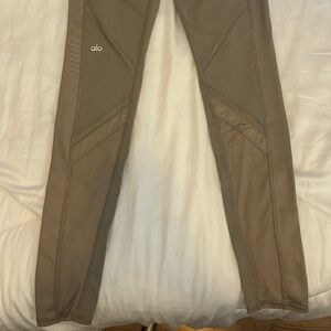Alo Yoga Pants Size M